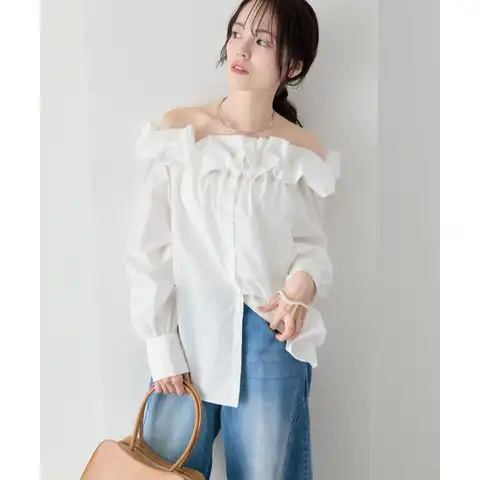 重ねるだけで、やさしいニュアンスをプラスするシアー素材レースラップ